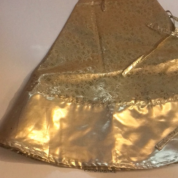 Gold Tree Skirt - Approximately Neck 14 inches length 23-24 - Picture 1 of 12